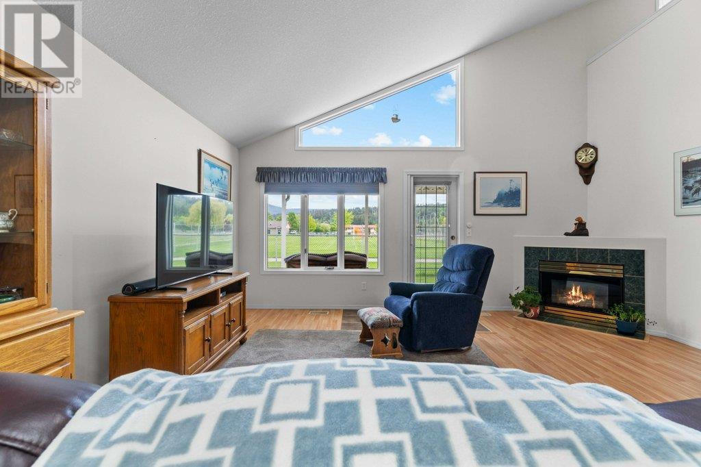 Photo 11 of 780 10 Street Sw Unit 2, Salmon Arm BC