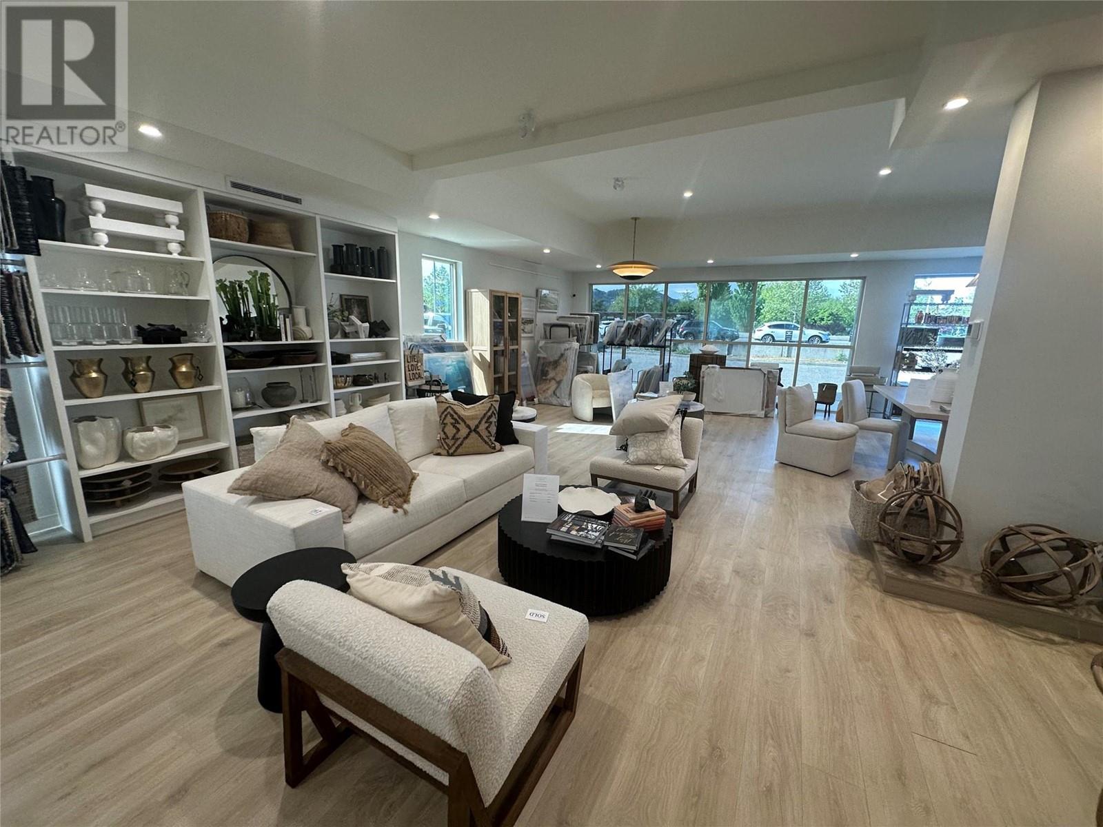 105 1751 Harvey Avenue, Kelowna