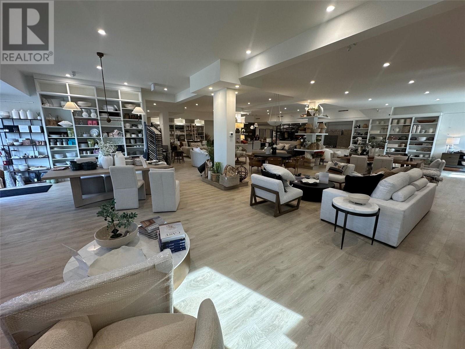 105 1751 Harvey Avenue, Kelowna