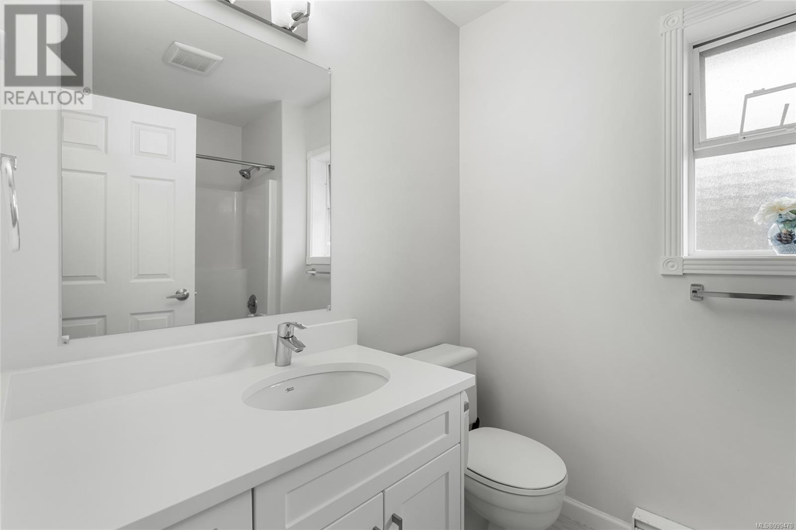 7023 EAST SAANICH RD - Image 19