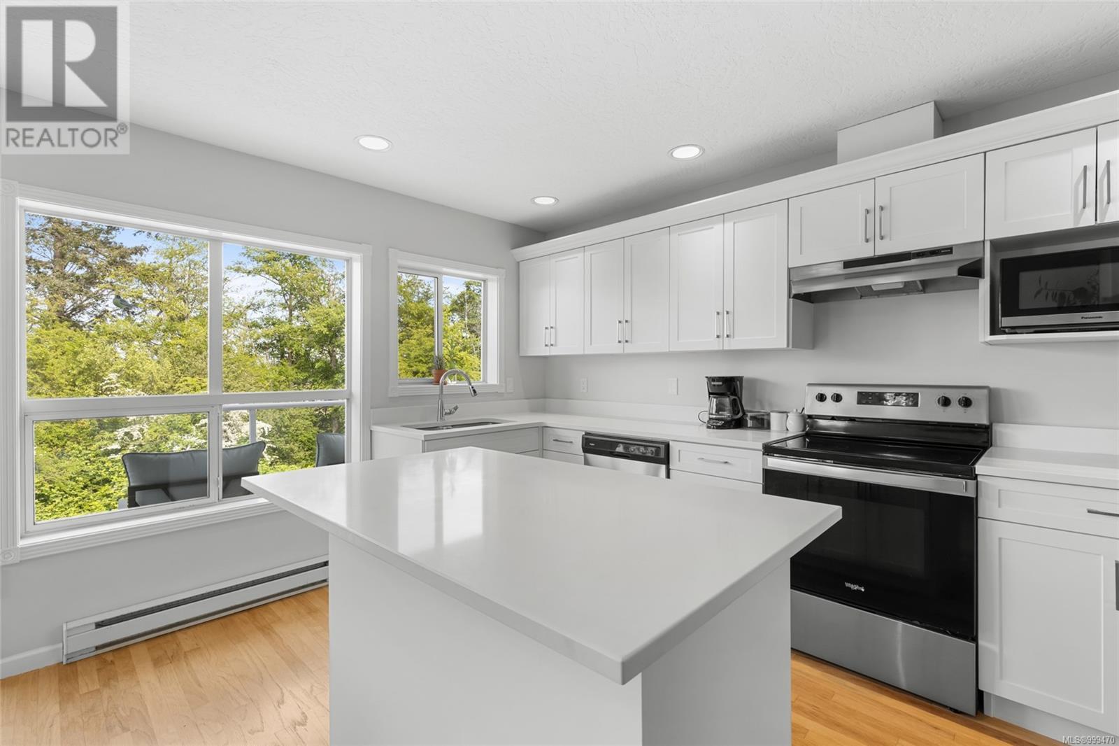 7023 EAST SAANICH RD - Image 10