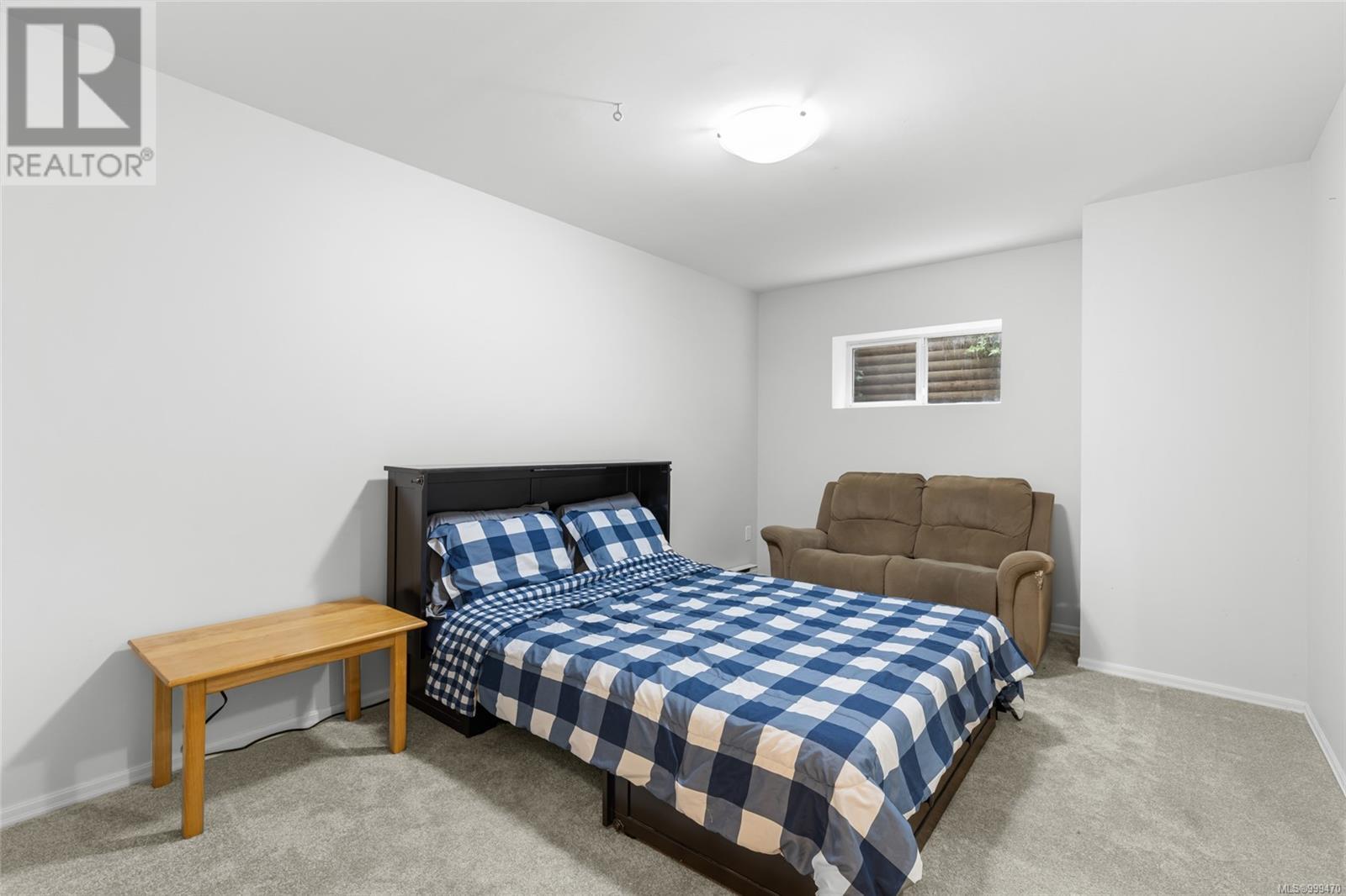 7023 EAST SAANICH RD - Image 27