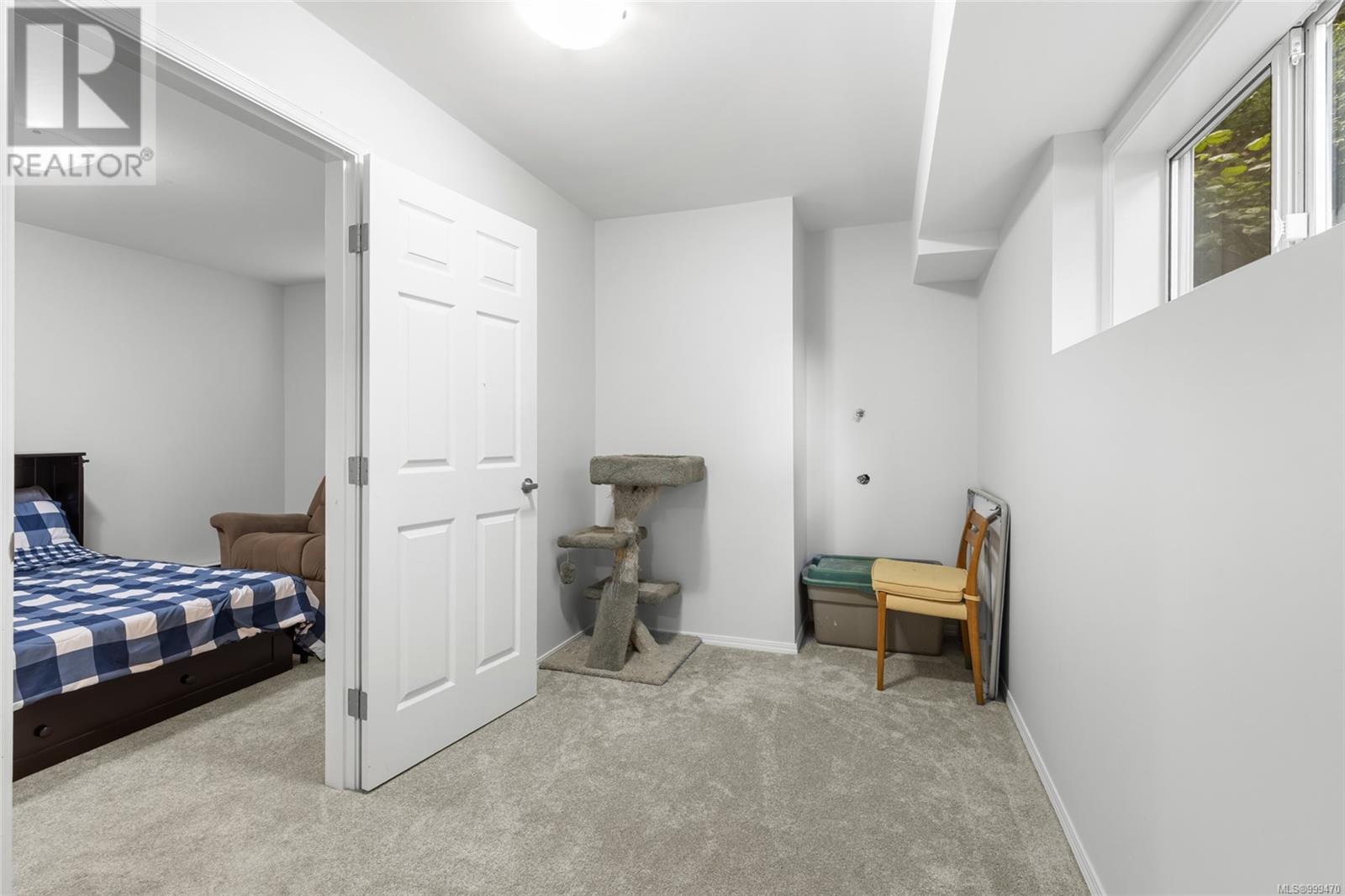7023 EAST SAANICH RD - Image 28