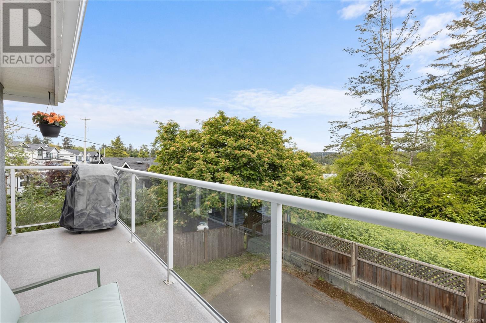 7023 EAST SAANICH RD - Image 17