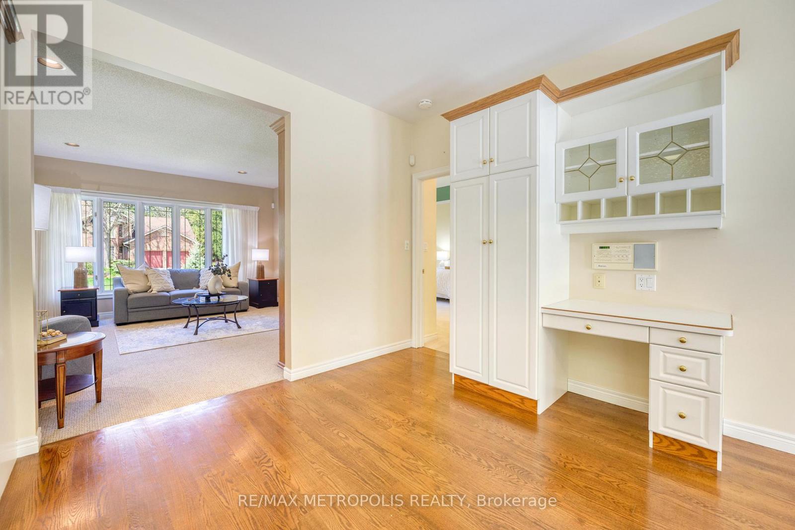 Photo 11 of 1809 Wespencer Gate, Sarnia ON