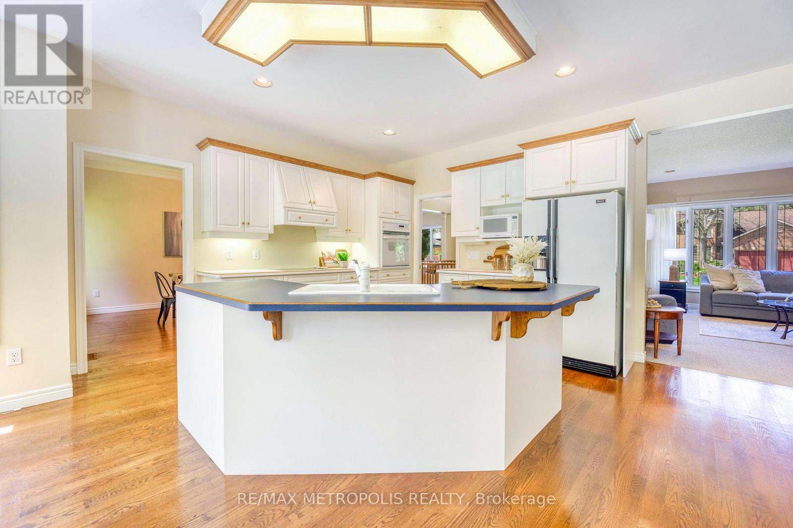 Photo 13 of 1809 Wespencer Gate, Sarnia ON