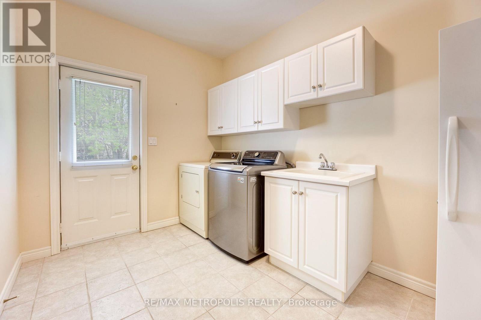 Photo 28 of 1809 Wespencer Gate, Sarnia ON