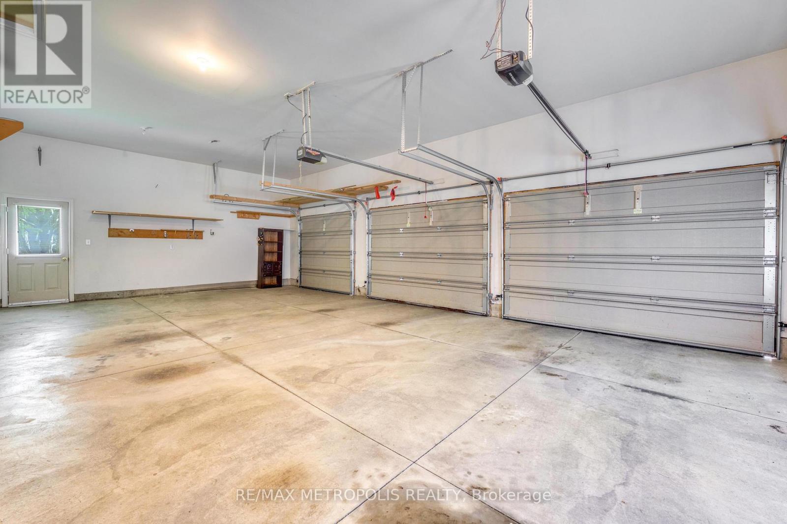 Photo 36 of 1809 Wespencer Gate, Sarnia ON