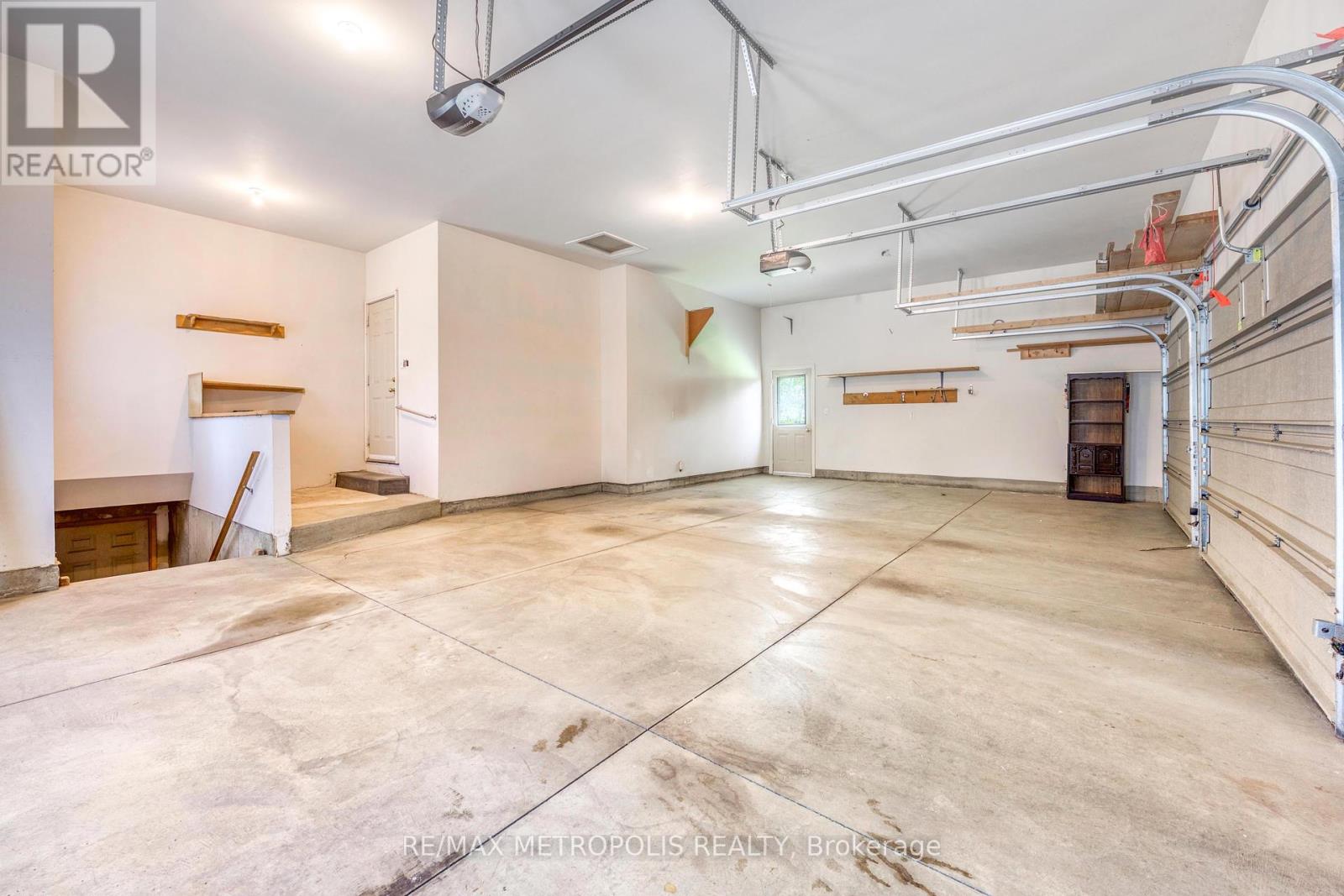 Photo 37 of 1809 Wespencer Gate, Sarnia ON