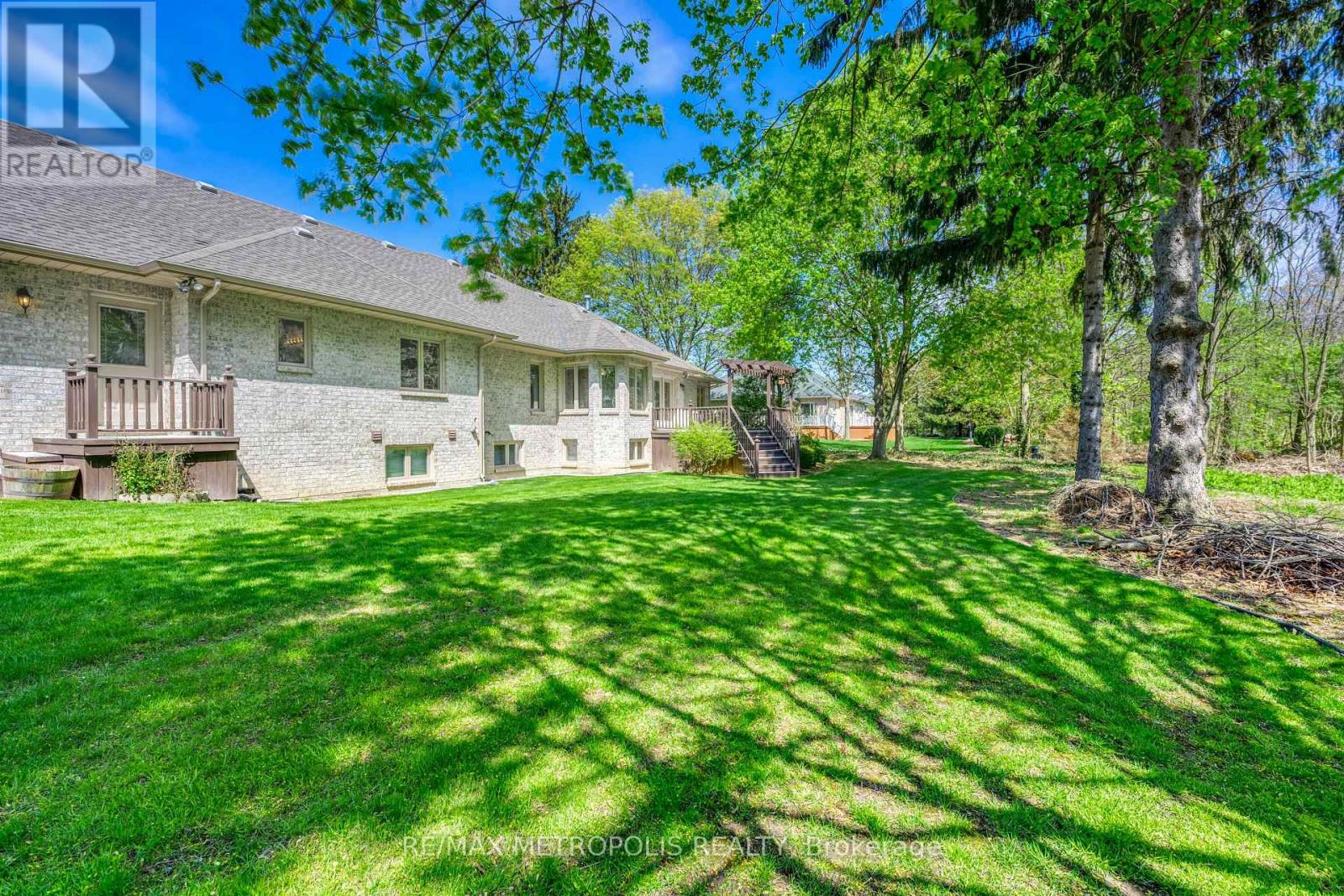 Photo 41 of 1809 Wespencer Gate, Sarnia ON