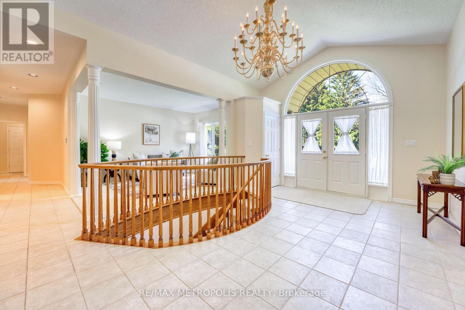 Photo 5 of 1809 Wespencer Gate, Sarnia ON