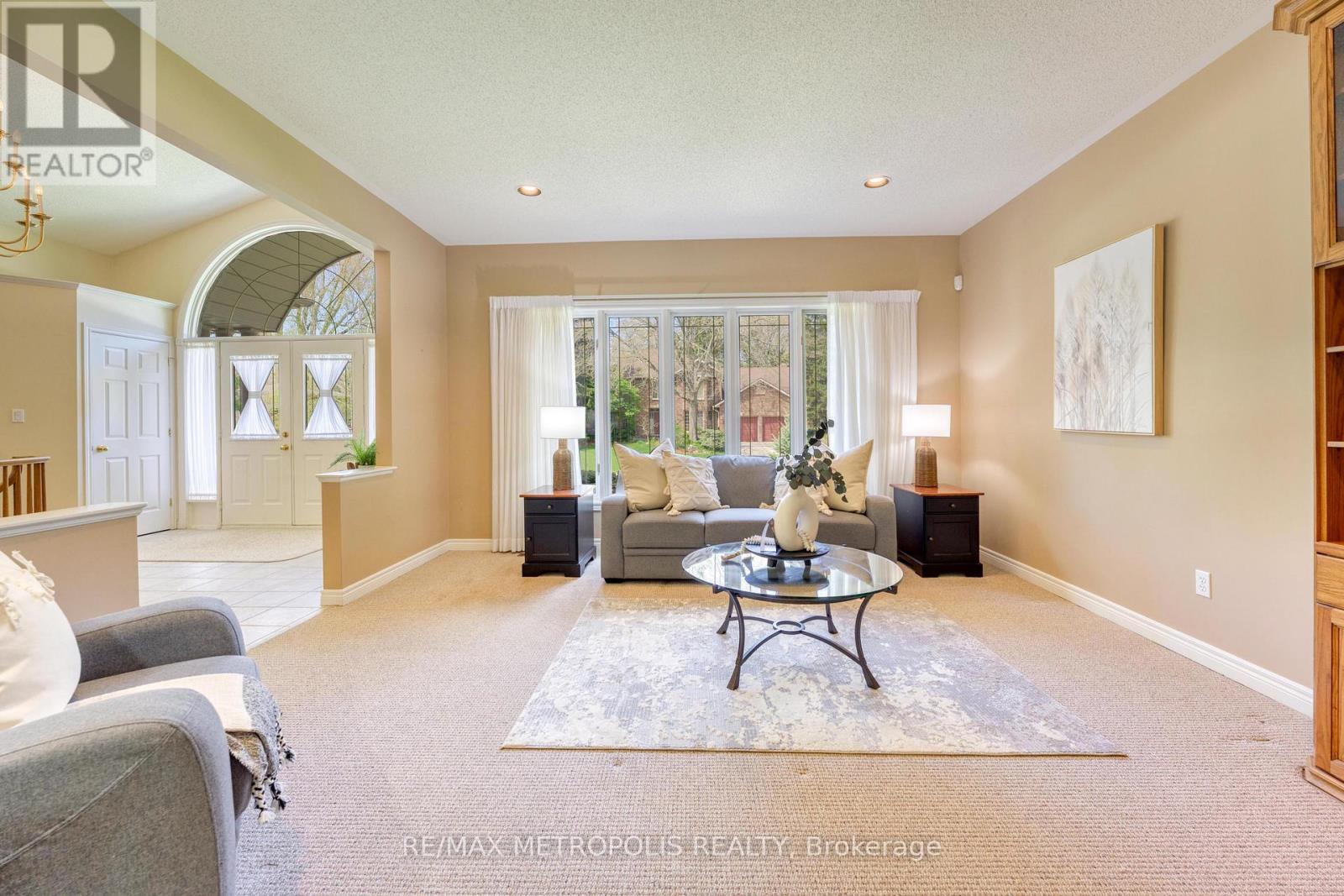 Photo 8 of 1809 Wespencer Gate, Sarnia ON