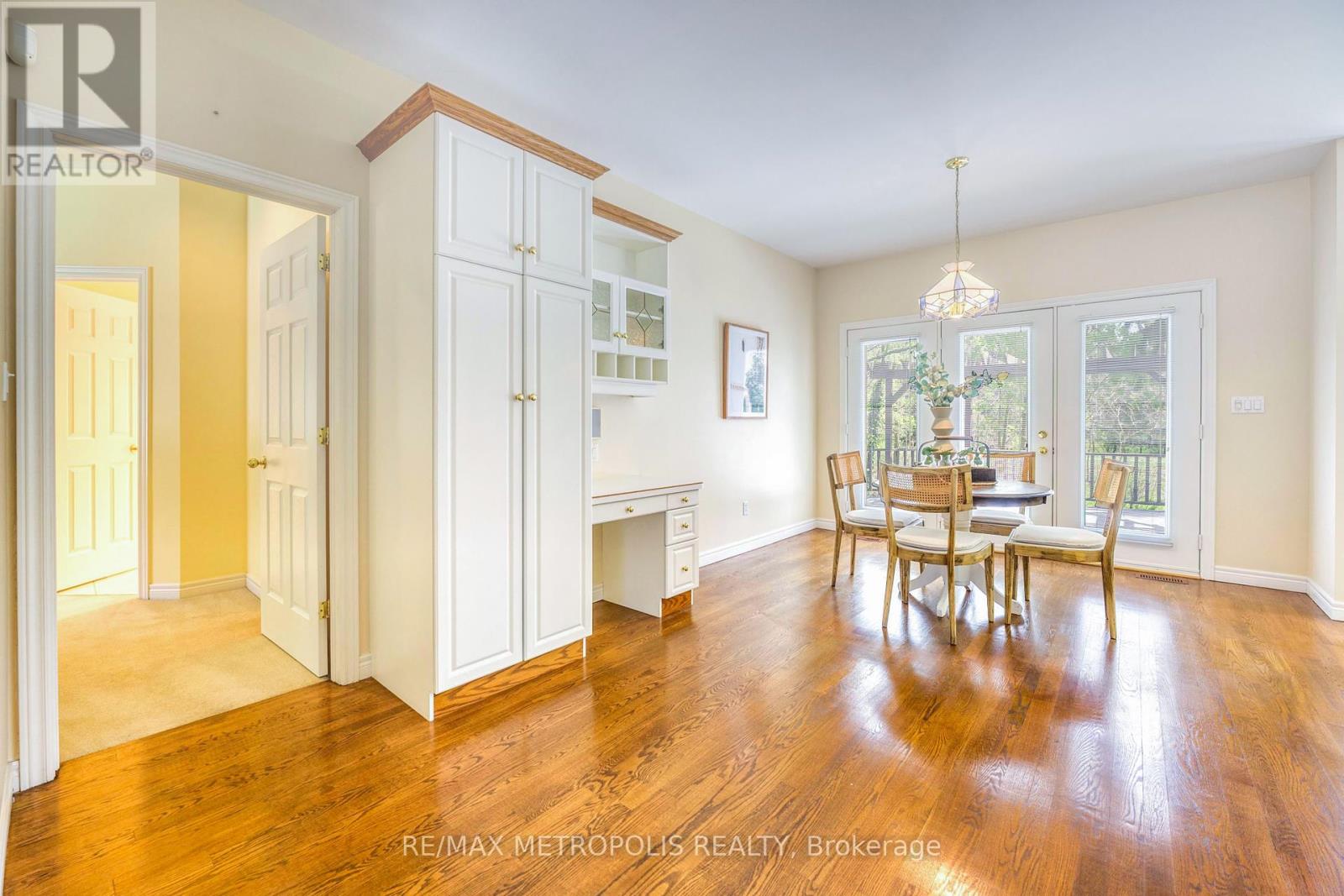 Photo 9 of 1809 Wespencer Gate, Sarnia ON