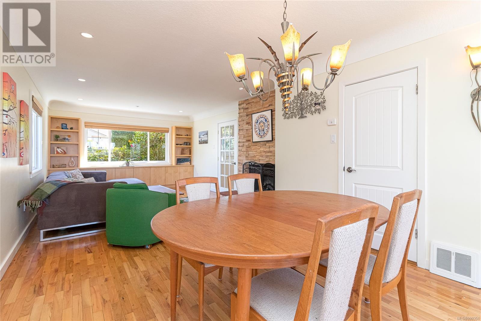  3872 Carey Road, Saanich