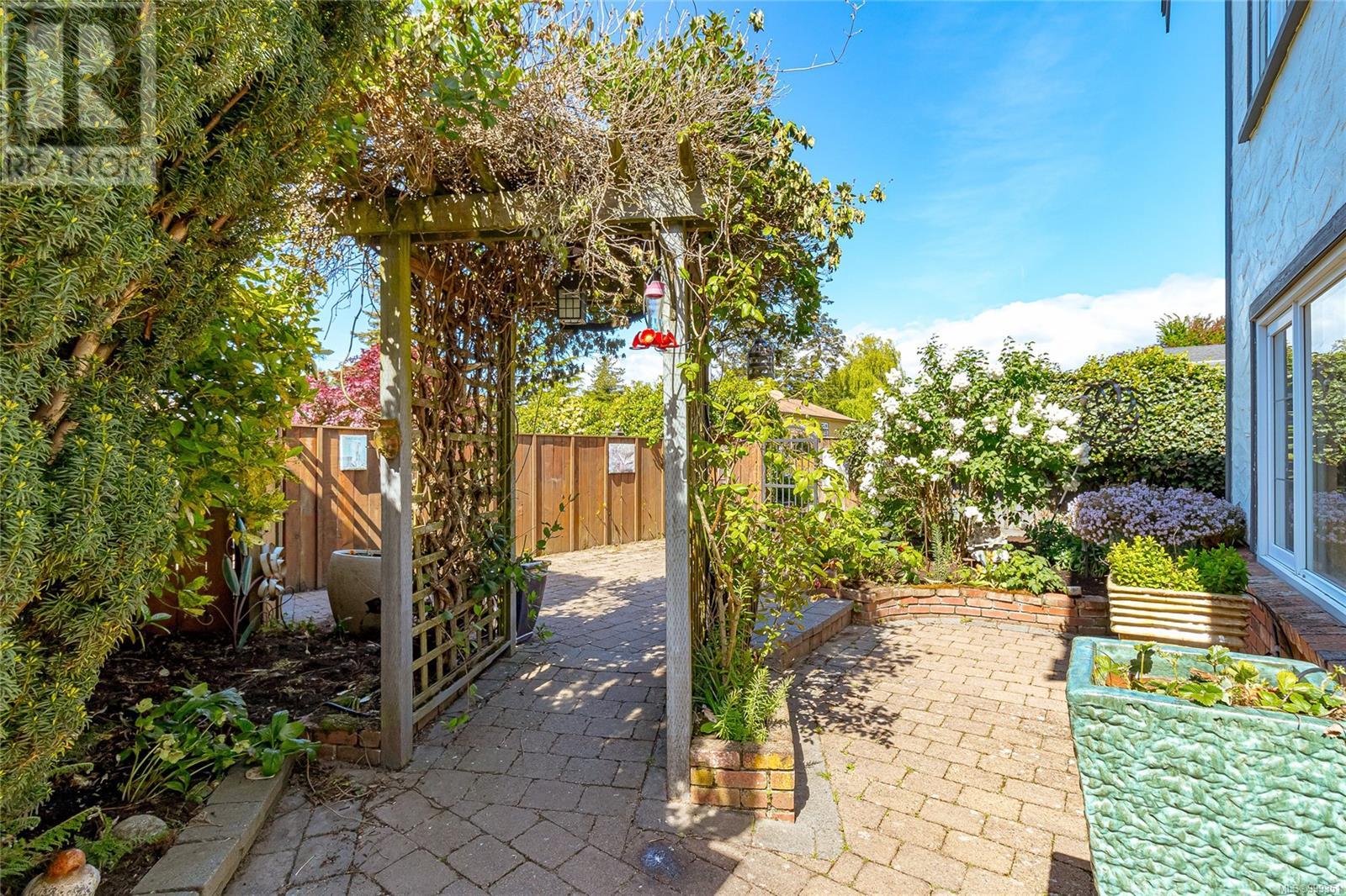  3872 Carey Road, Saanich