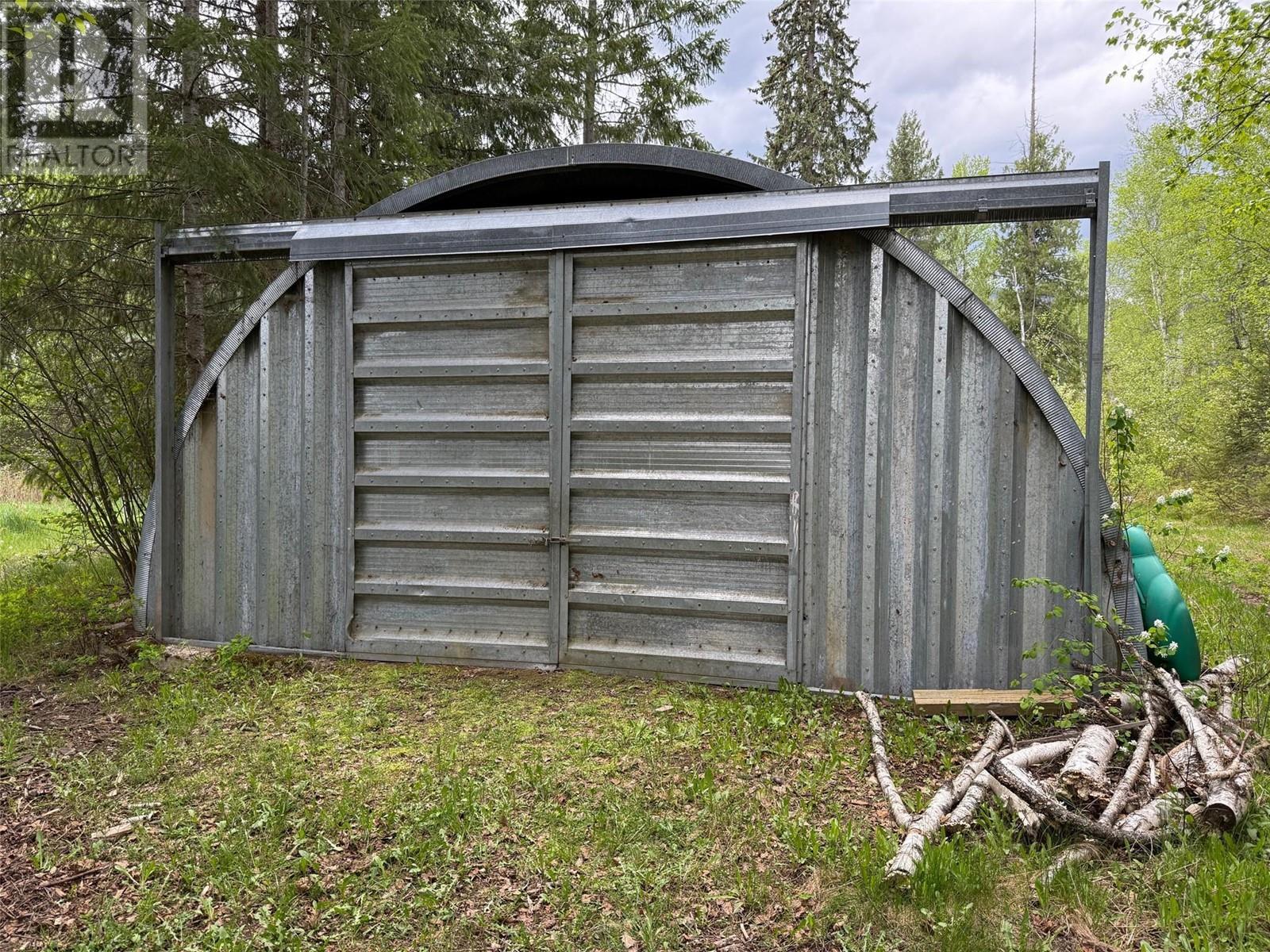 121 BROOKFIELD Road, Clearwater