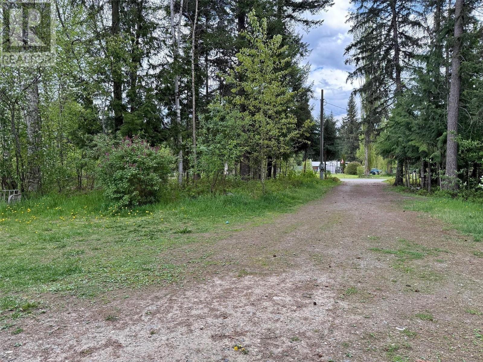 121 BROOKFIELD Road, Clearwater