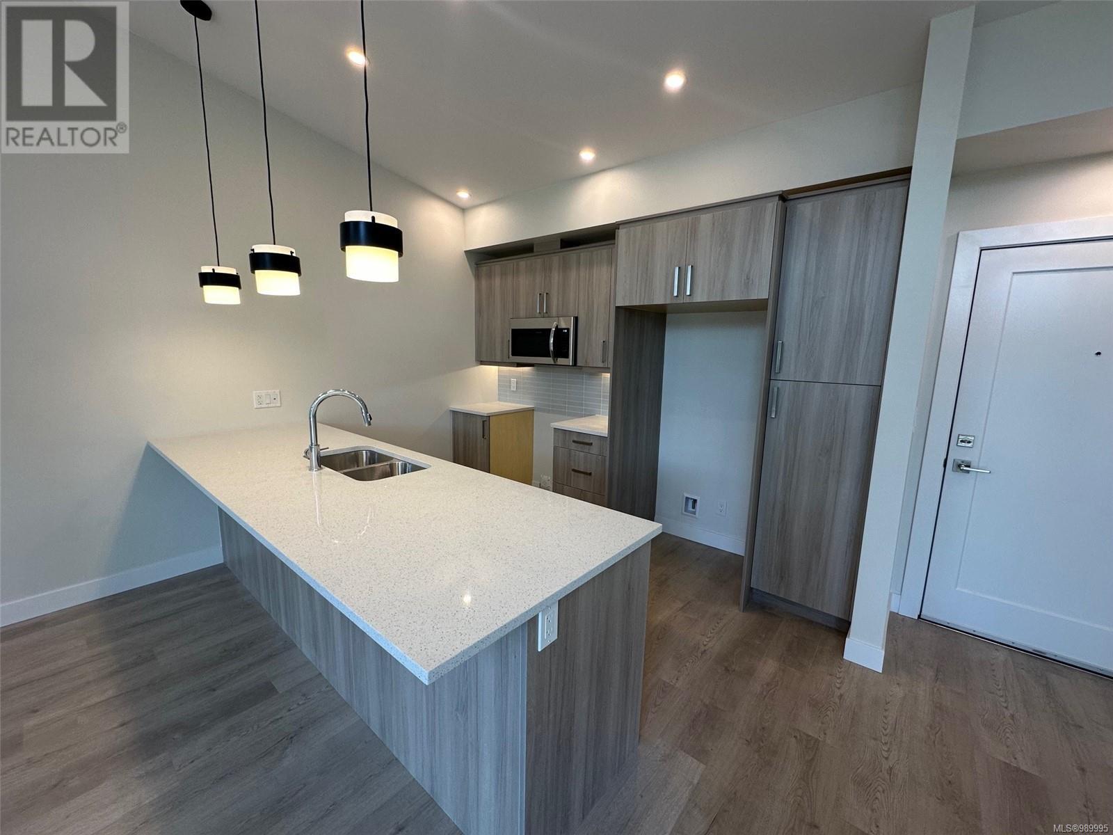 505 924 Jenkins Ave, Langford real estate listing 989995