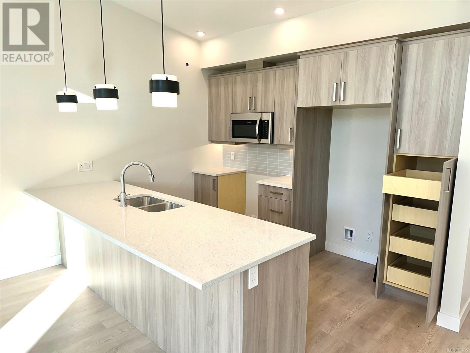 505 924 Jenkins Ave, Langford real estate listing 989995