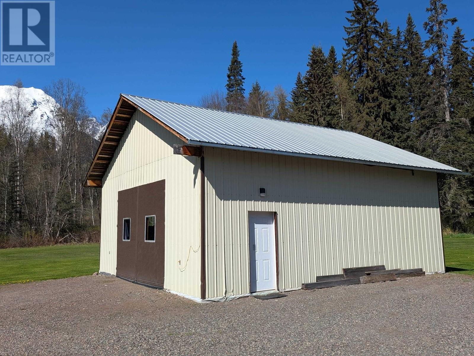 6865 LAKE KATHLYN Road, Smithers