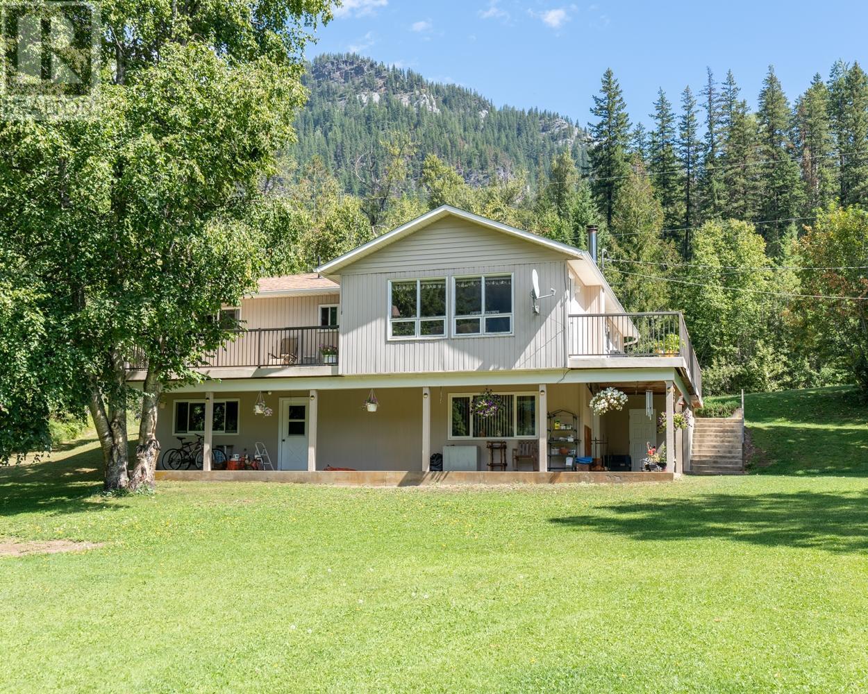 467 MEADOW CREEK Road, Meadow Creek