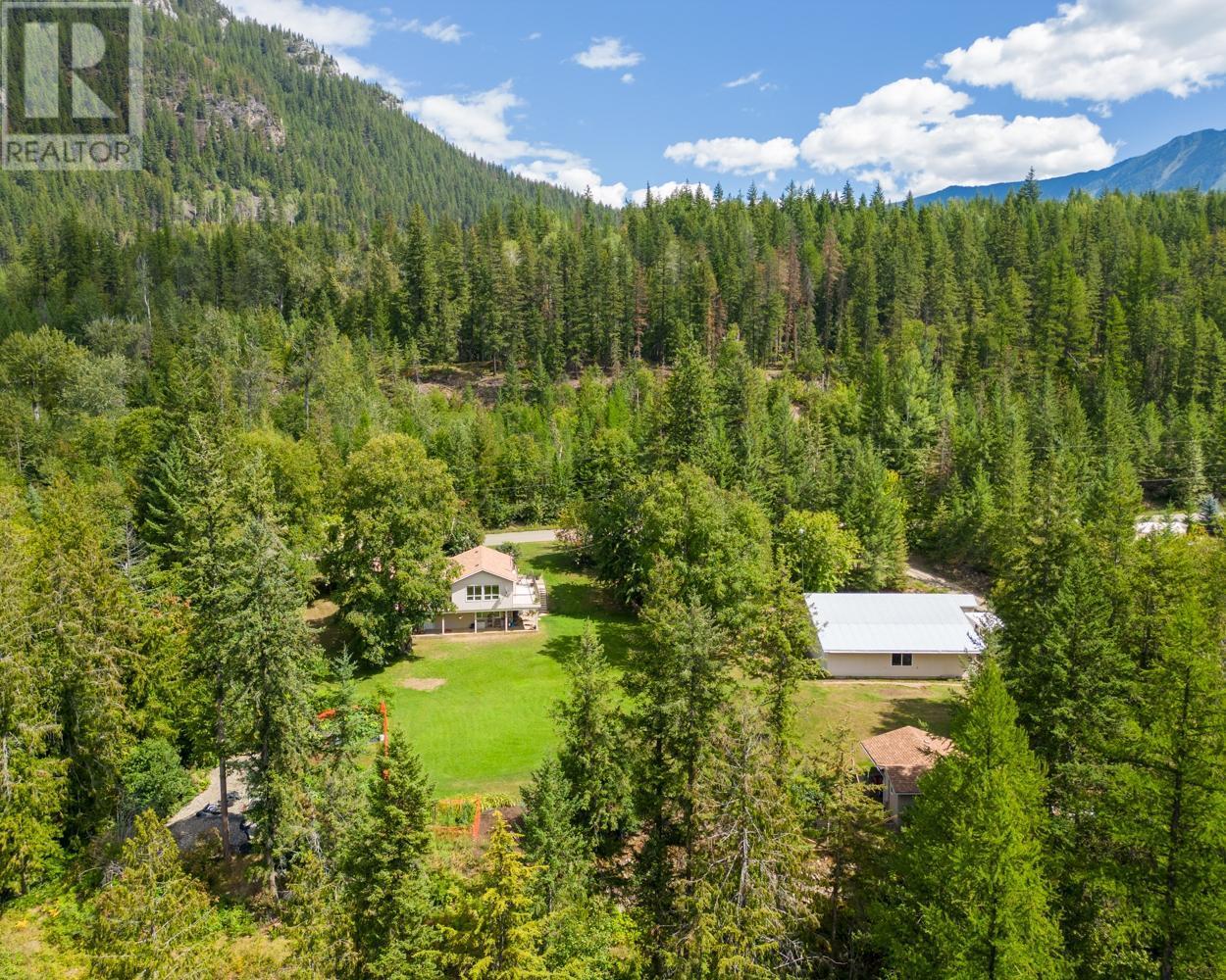 467 MEADOW CREEK Road, Meadow Creek