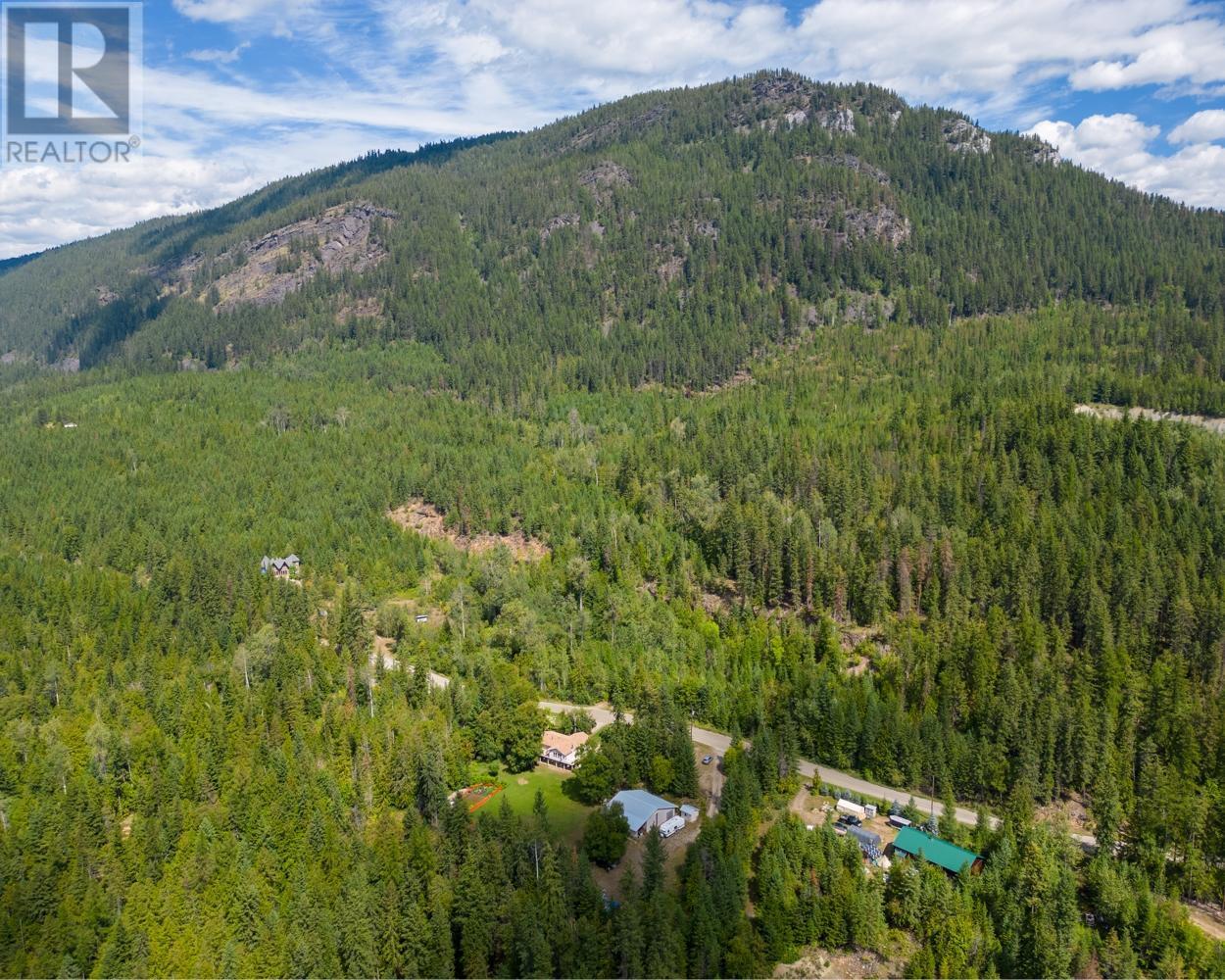 467 MEADOW CREEK Road, Meadow Creek