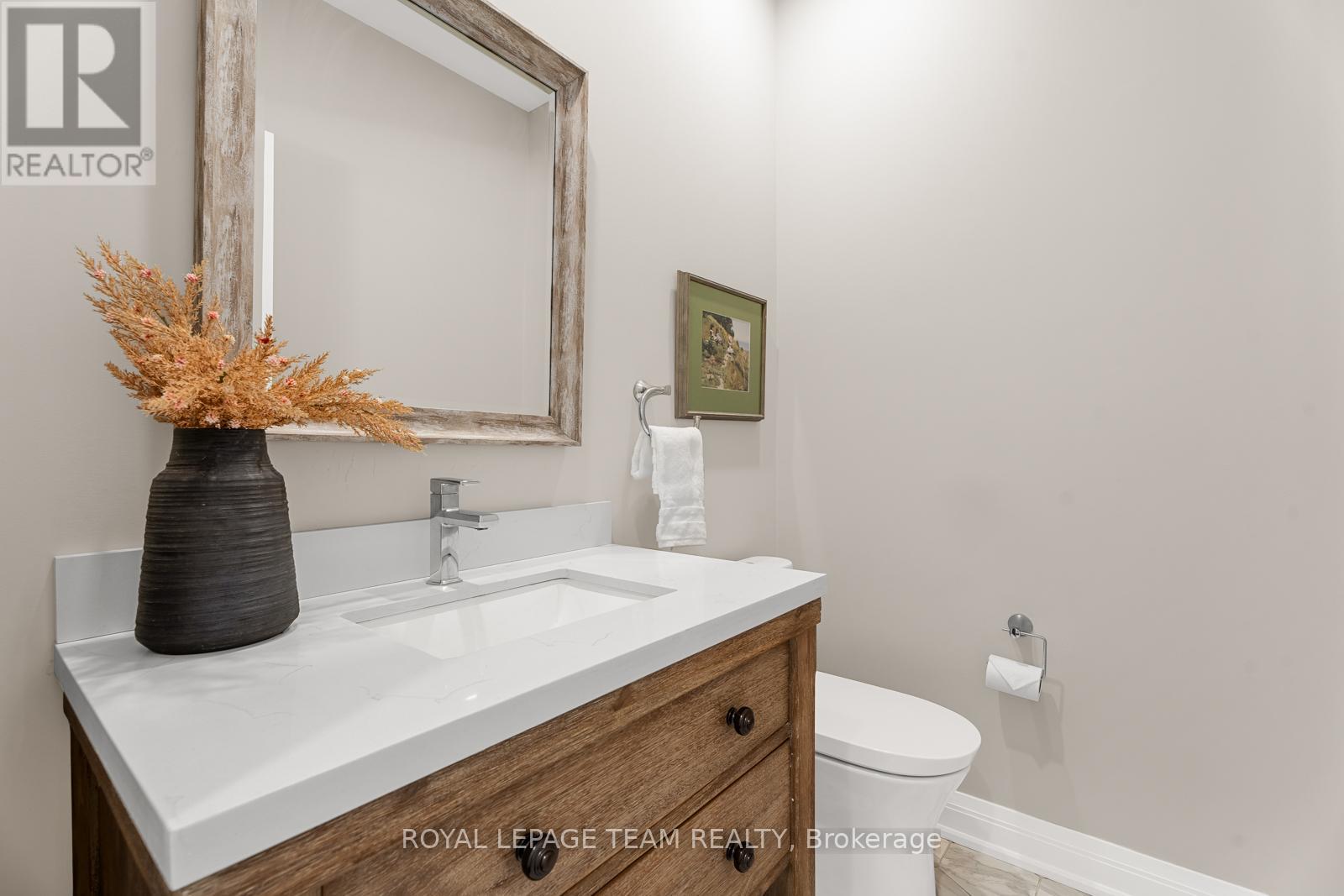 Photo 6 of 83 Birch Avenue, Ottawa ON