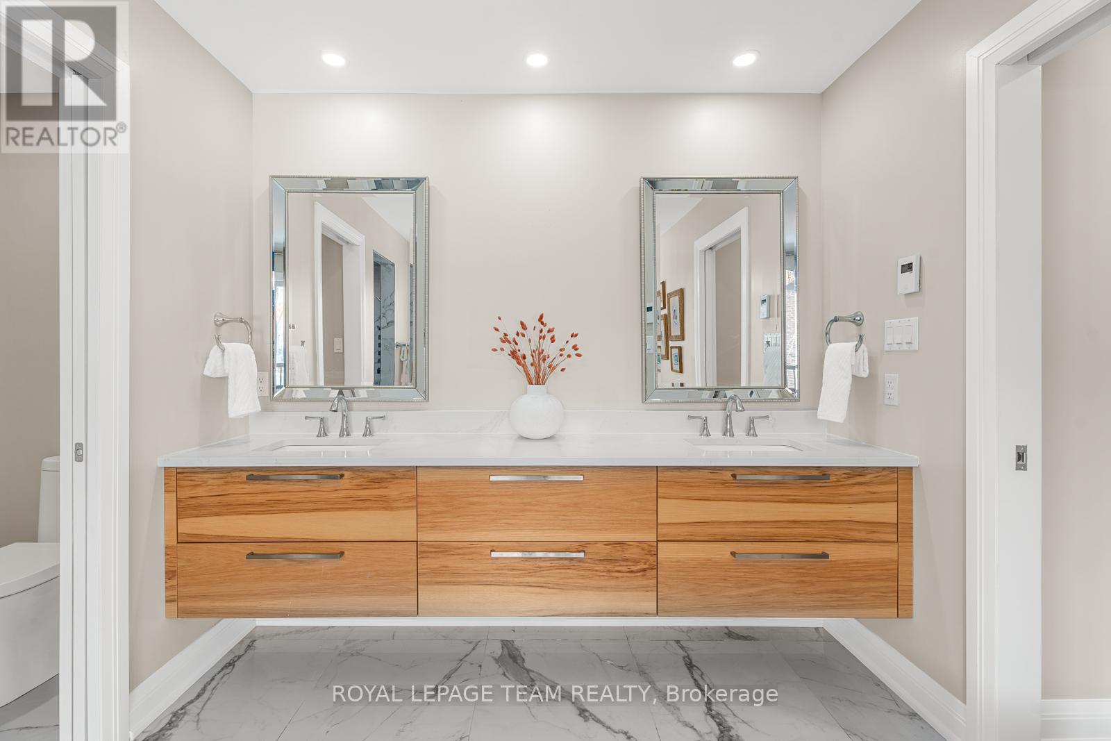 Photo 21 of 83 Birch Avenue, Ottawa ON