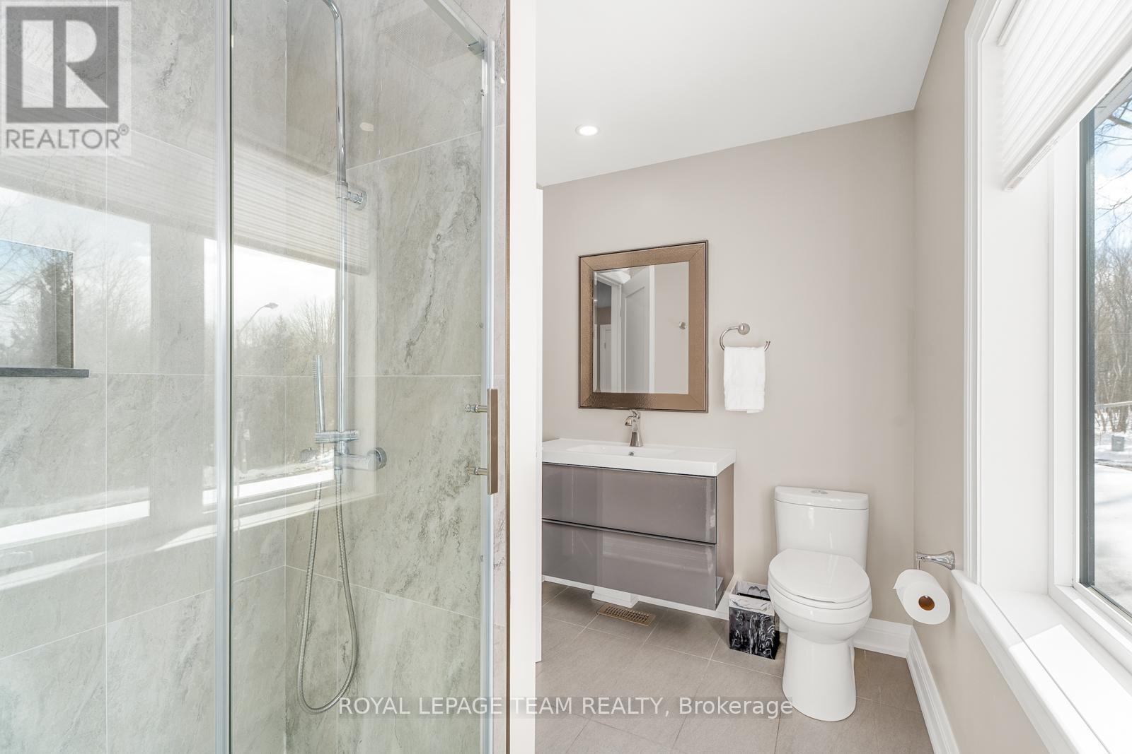 Photo 8 of 83 Birch Avenue, Ottawa ON