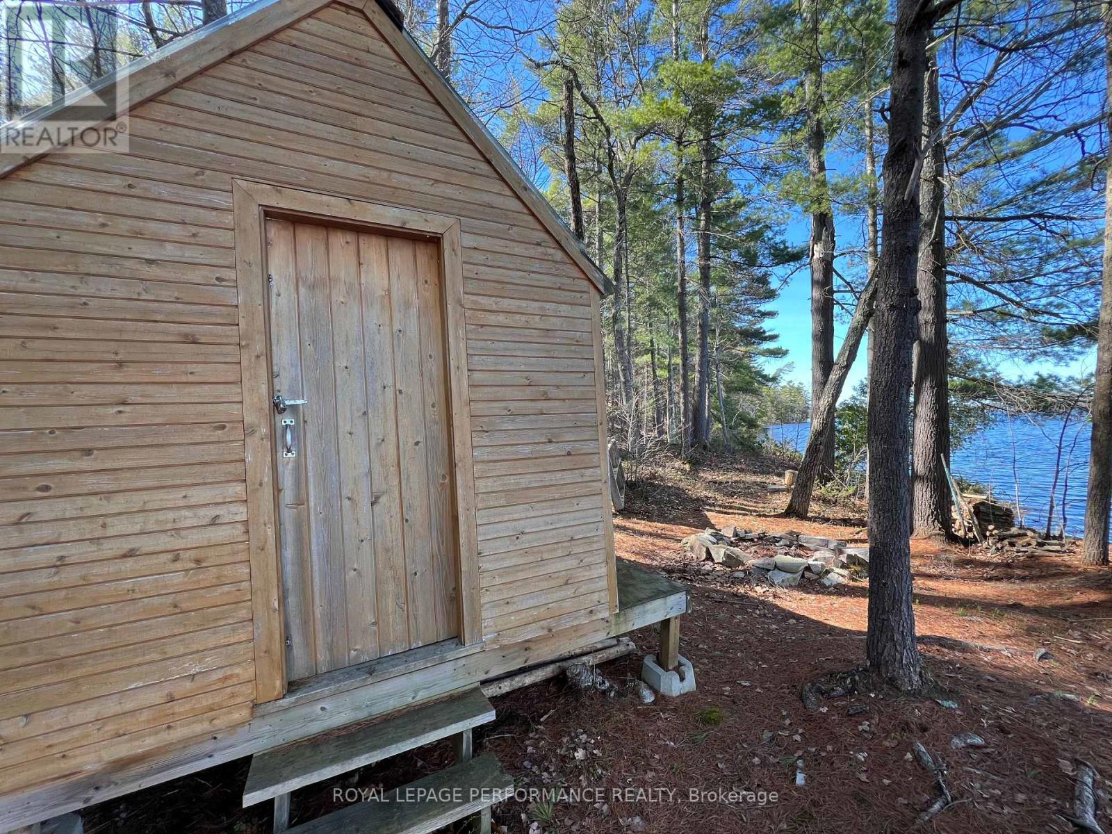 Photo 32 of 319 Bayview Lodge Road, Mcnab Braeside ON