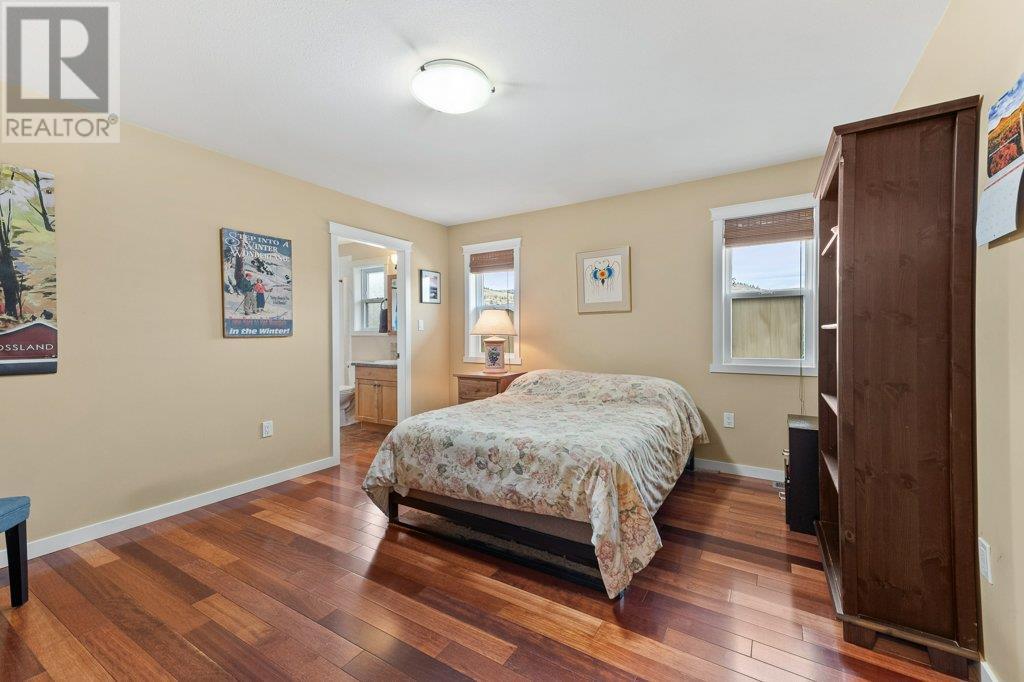  6948 MOUNTAINVIEW Drive, Oliver