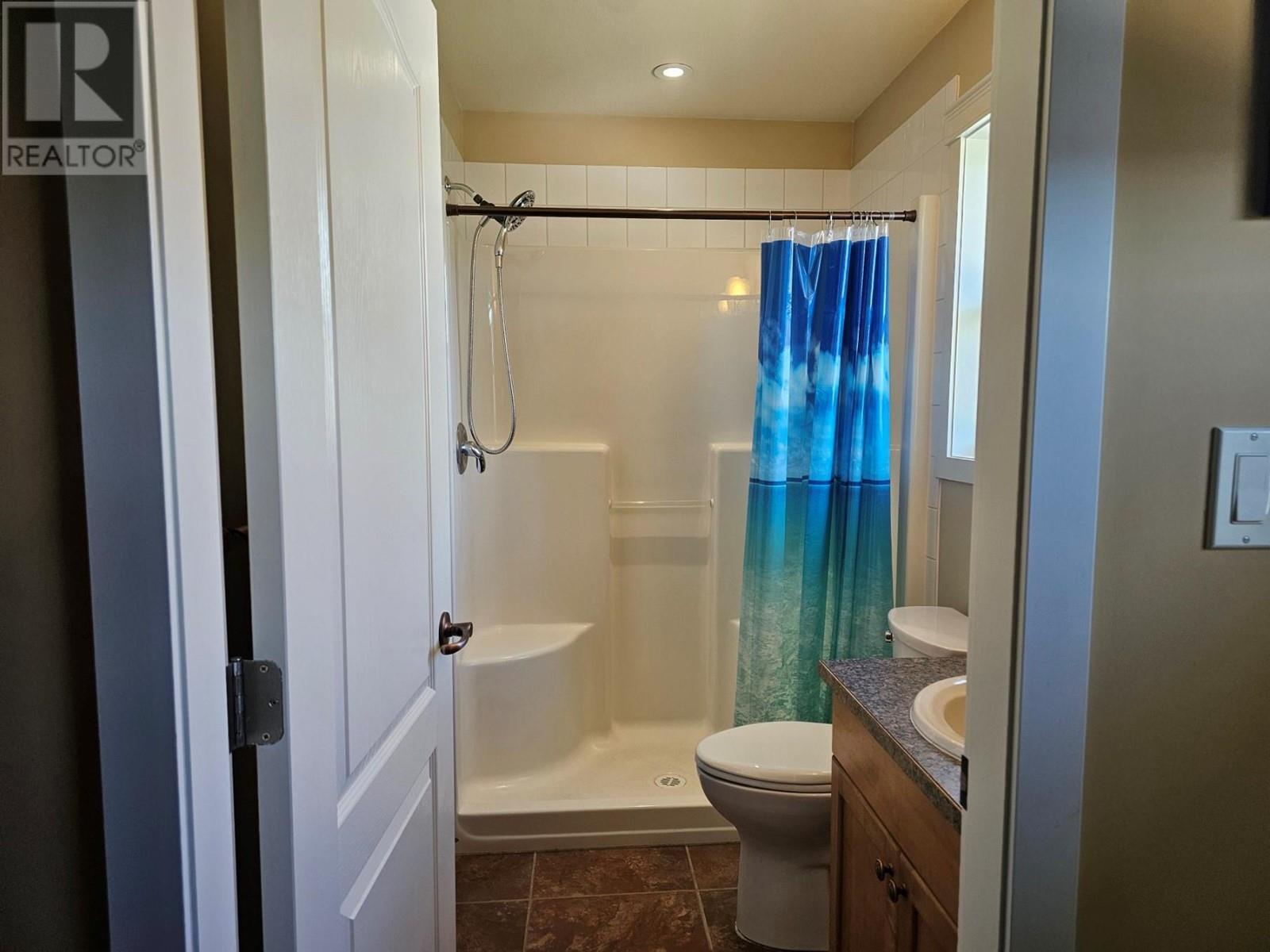  6948 MOUNTAINVIEW Drive, Oliver