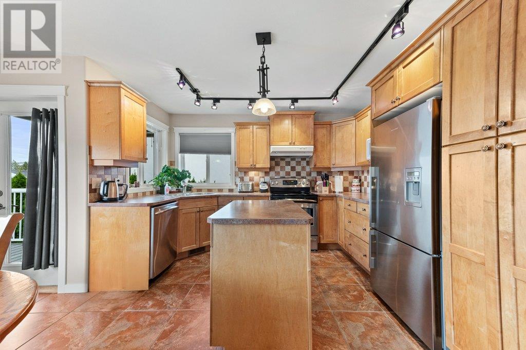  6948 MOUNTAINVIEW Drive, Oliver