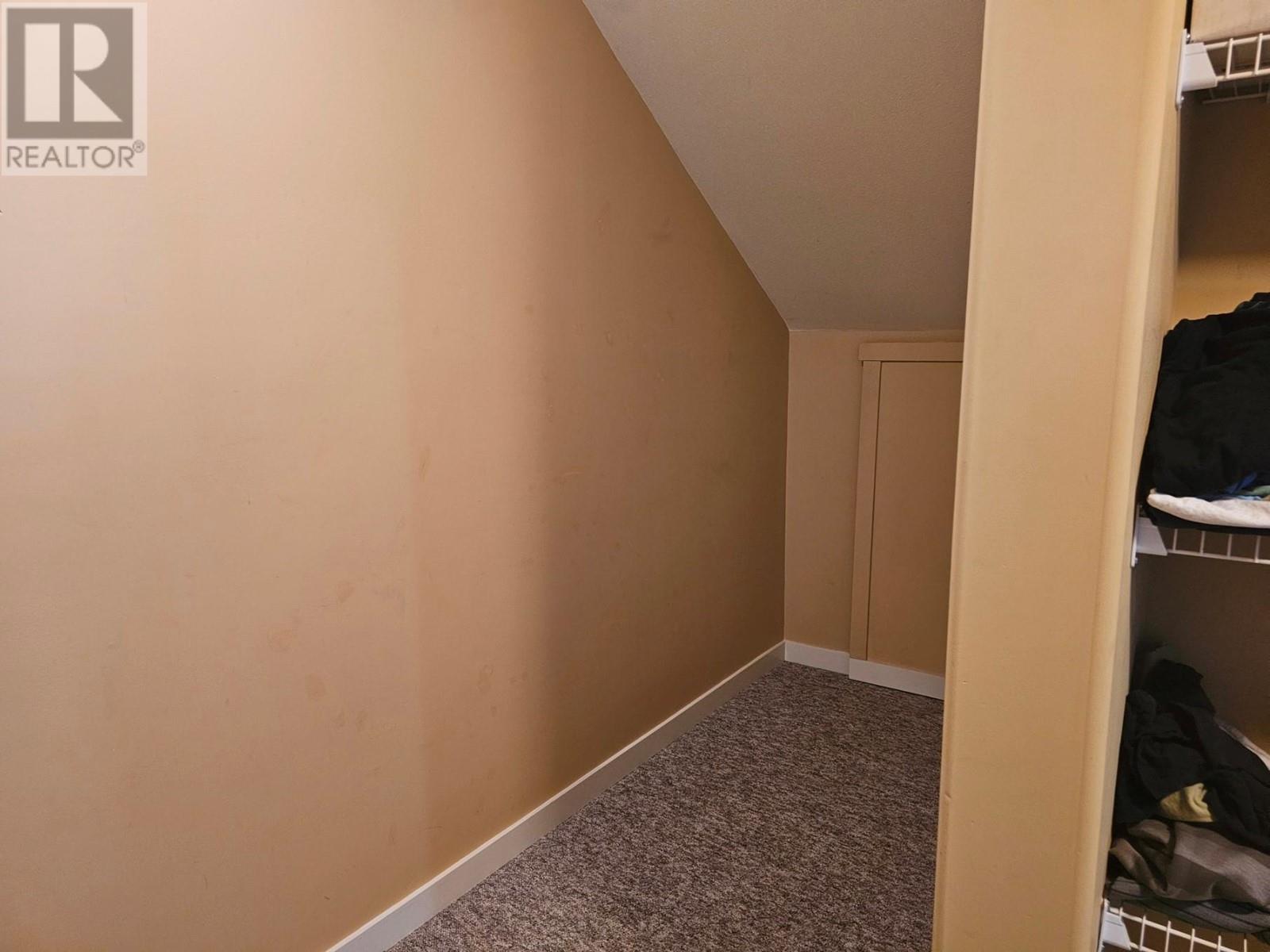  6948 MOUNTAINVIEW Drive, Oliver