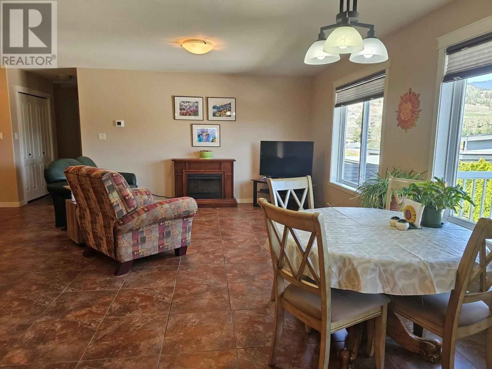  6948 MOUNTAINVIEW Drive, Oliver