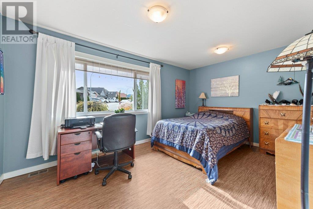 6948 MOUNTAINVIEW Drive, Oliver