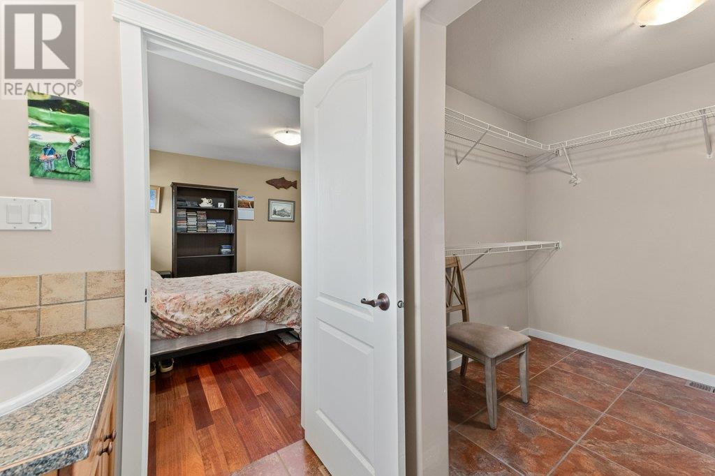  6948 MOUNTAINVIEW Drive, Oliver
