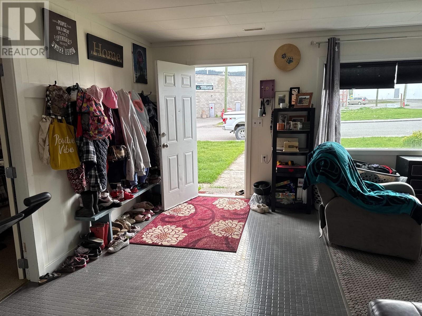 242 S THIRD AVENUE, Williams Lake