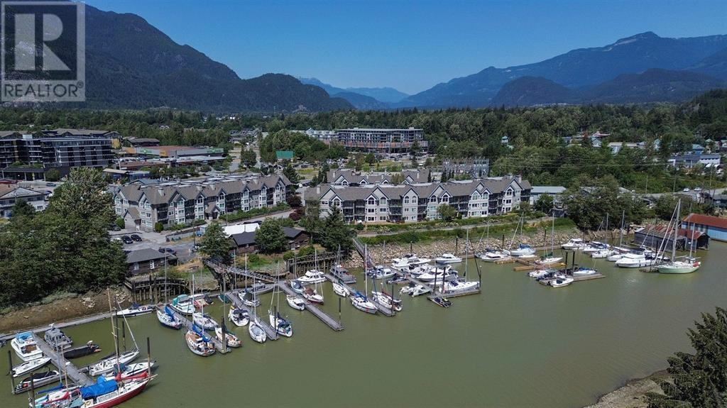 304 1466 PEMBERTON AVENUE, Squamish