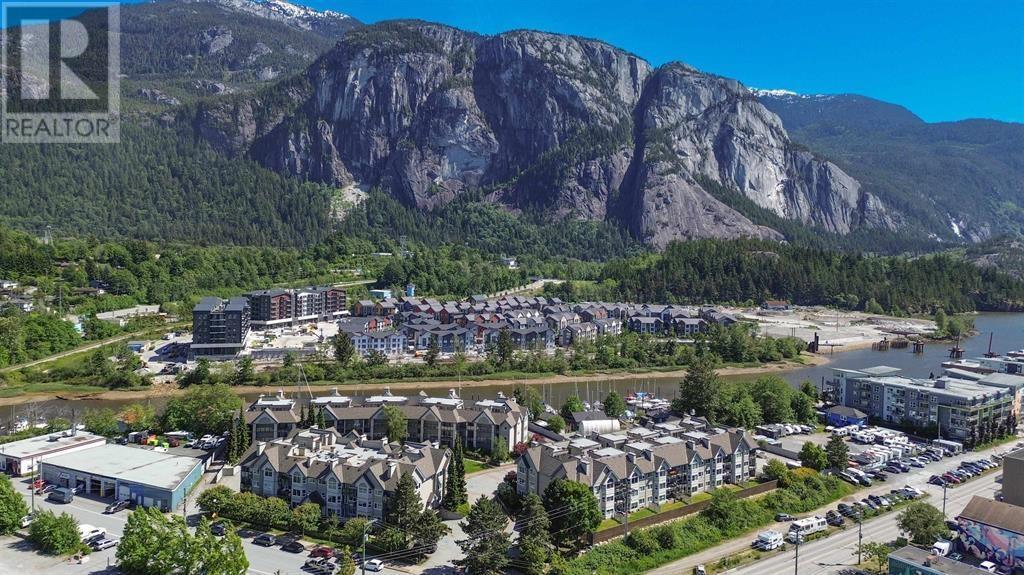 304 1466 PEMBERTON AVENUE, Squamish