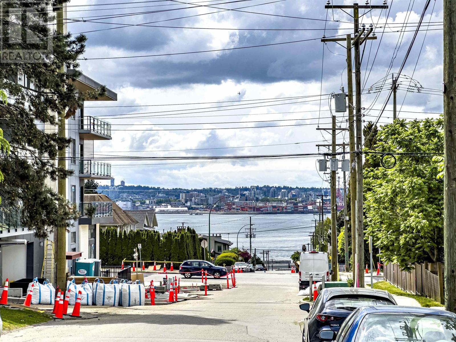 376 E 4TH STREET, North Vancouver