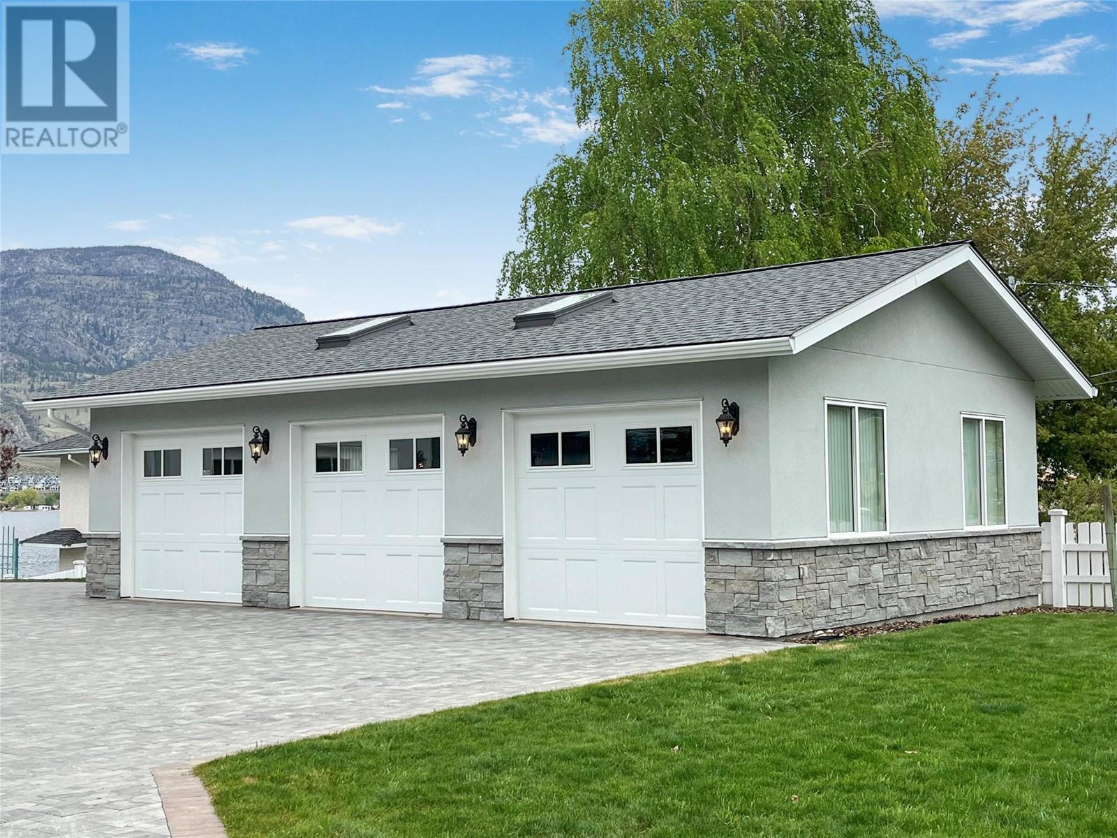 18205 87th Street, Osoyoos