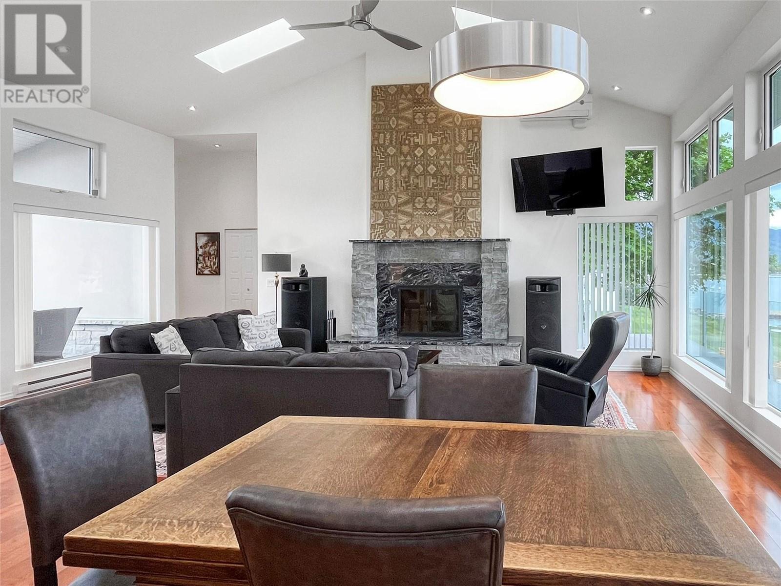 18205 87th Street, Osoyoos