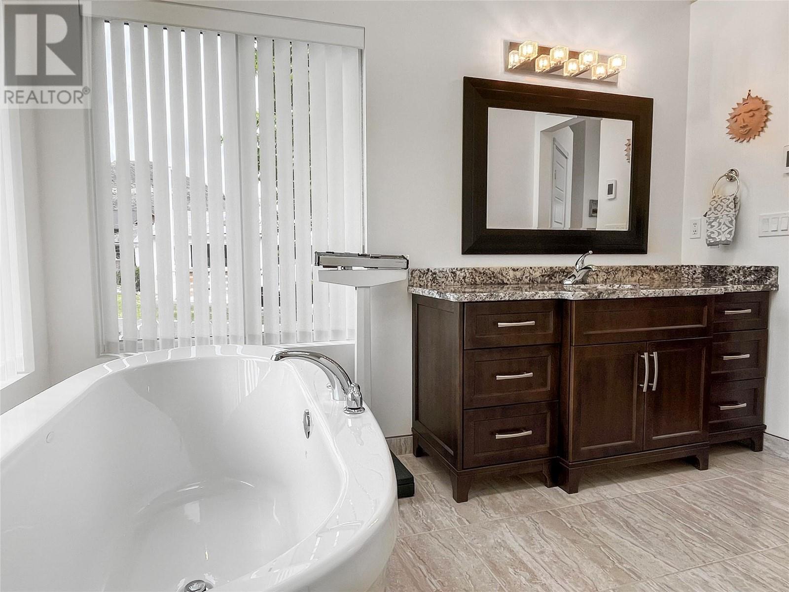 18205 87th Street, Osoyoos