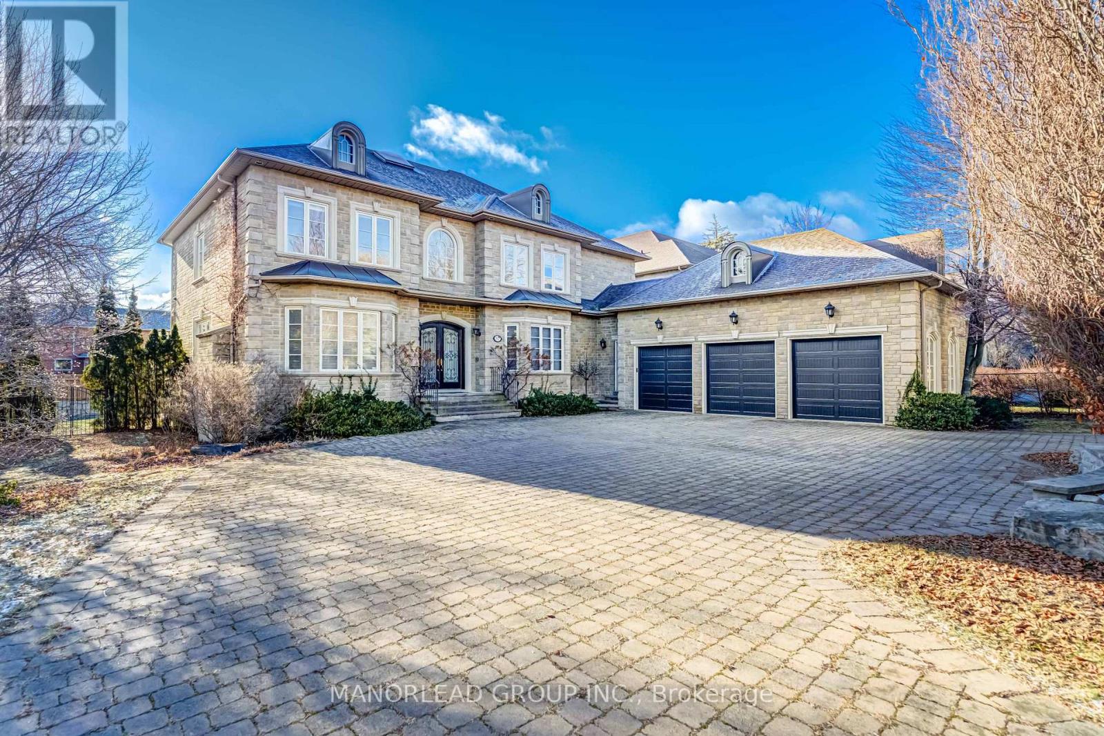Photo 3 of 87 Arnold Avenue, Vaughan ON