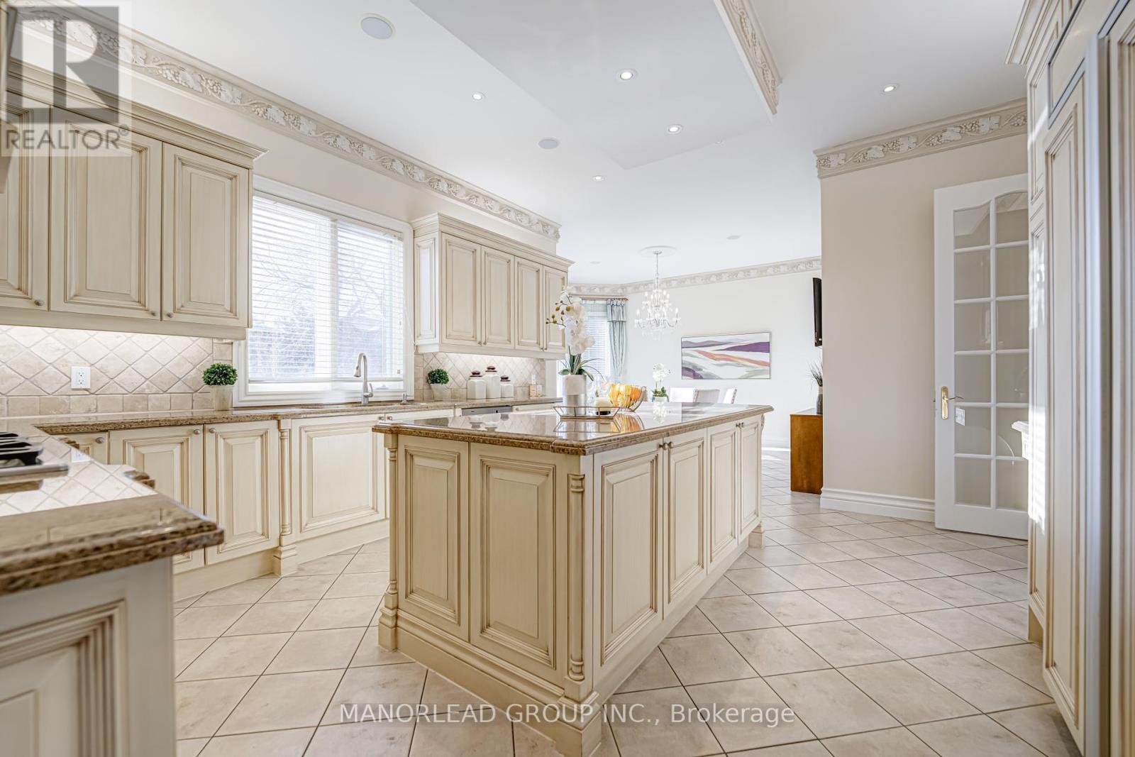 Photo 23 of 87 Arnold Avenue, Vaughan ON