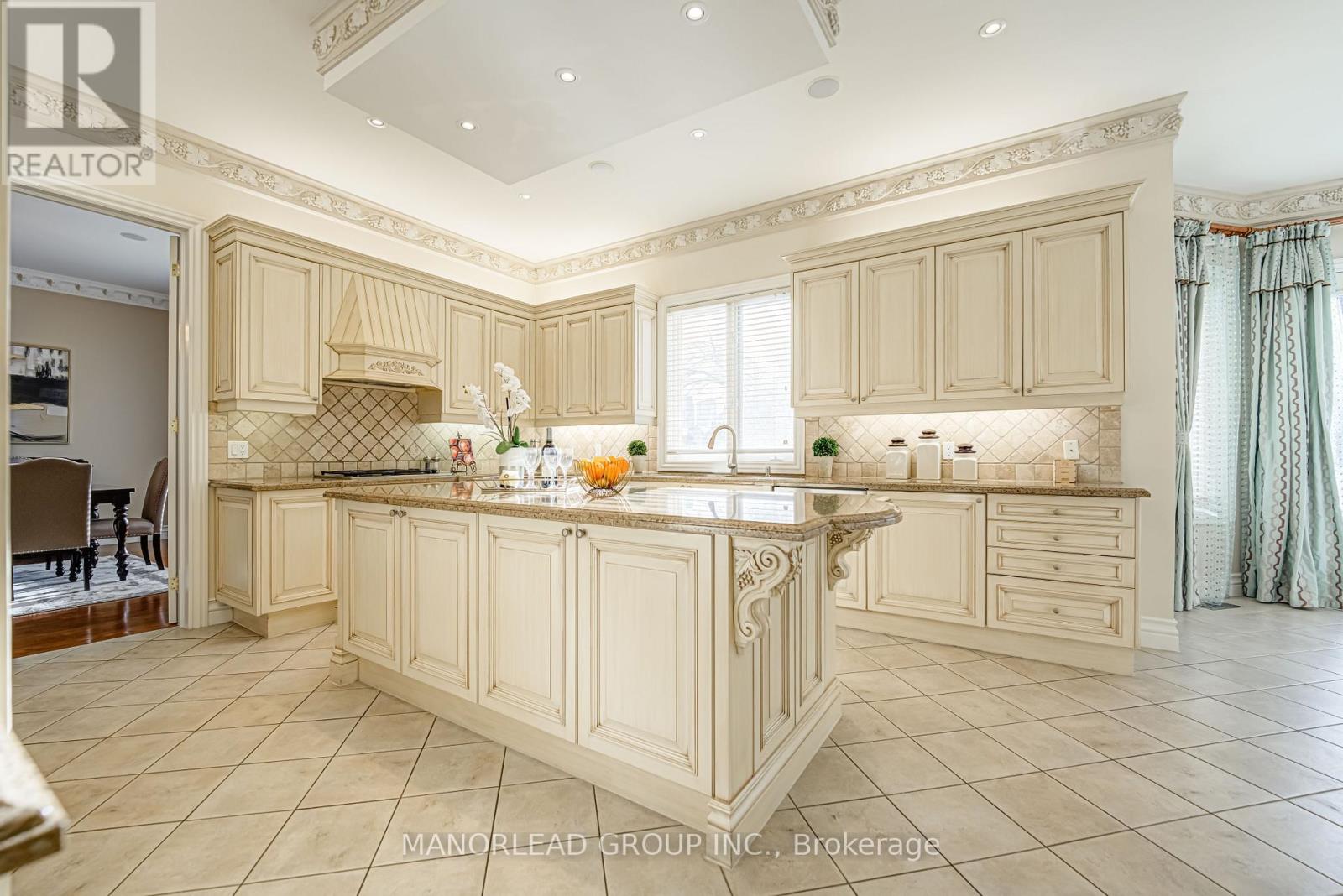 Photo 36 of 87 Arnold Avenue, Vaughan ON