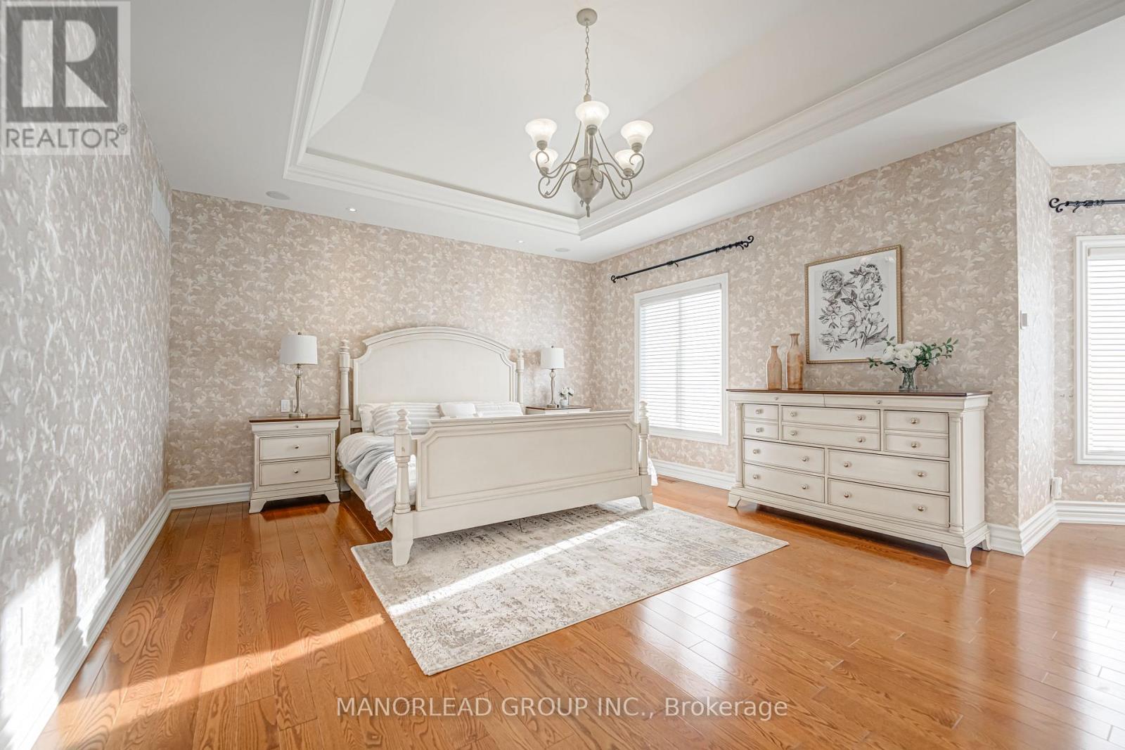 Photo 6 of 87 Arnold Avenue, Vaughan ON