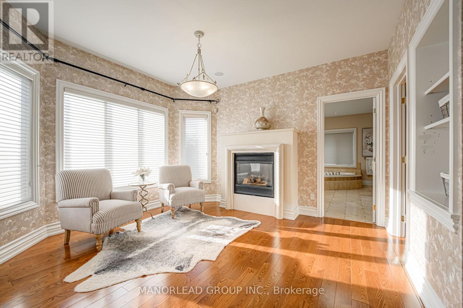 Photo 18 of 87 Arnold Avenue, Vaughan ON